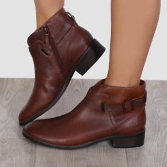 UGG Chestnut Leather Ankle Booties - Picture 16 of 16